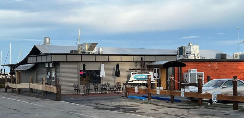 The Windjammer Bar and Grill (The Surfsider) - Web Listing (newer photo)